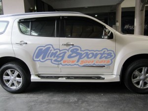 ครอบบันได Isuzu MU-X ทรง Freeform FM