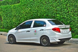 ชุดแต่งรอบคัน Honda Brio Amaze ทรง MDL V.2