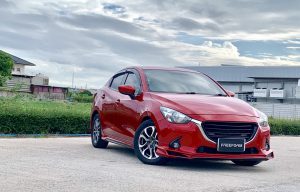 ชุดแต่งรอบคัน Mazda2 2015 Skyactiv 4D-5D ทรง Matrix V.1